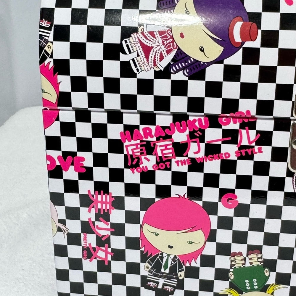 Gwen Stefani Harajuku Girls Limited Edition Checkered Lunch Box Make-up Tin New - Picture 4 of 15